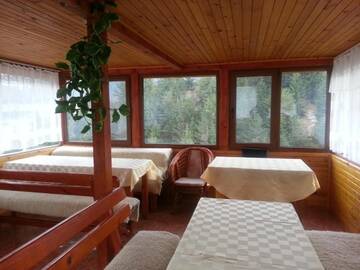 Фото номера Двухместный номер с 1 кроватью и видом на горы Гостевой дом Guest House Stoletnika г. Ягодина 12